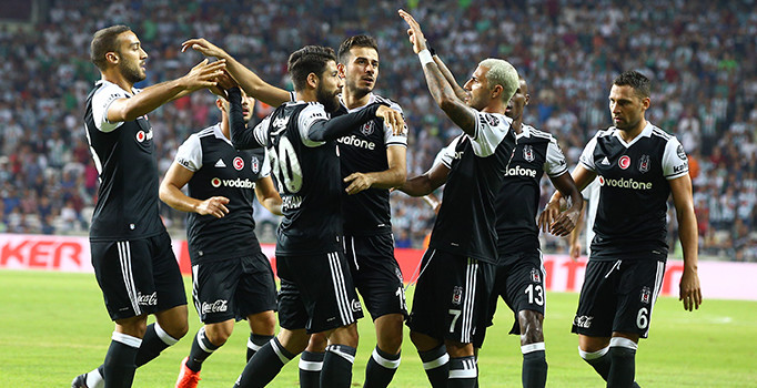 Kartal Arena'yı seviyor | Beşiktaş 3-1 Karabükspor