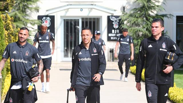 Kartal İzmir'de! Cyle Larin maç kadrosunda yok