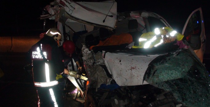 Kartal TEM bağlantı yolunda trafik kazası: 1 ölü, 1 yaralı