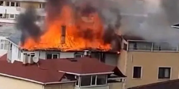 Kartal’da 5 katlı binanın çatı katı alevlere teslim oldu