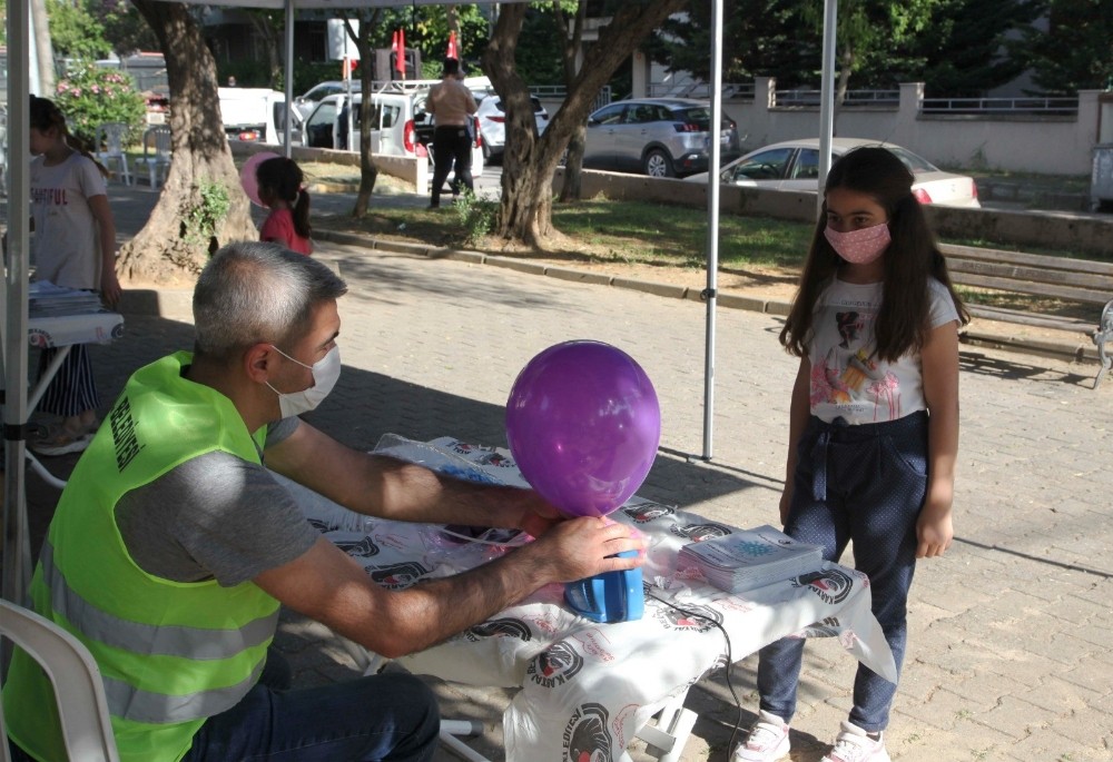 Kartal’da çocuklar sürpriz etkinliklerle eğlendi 