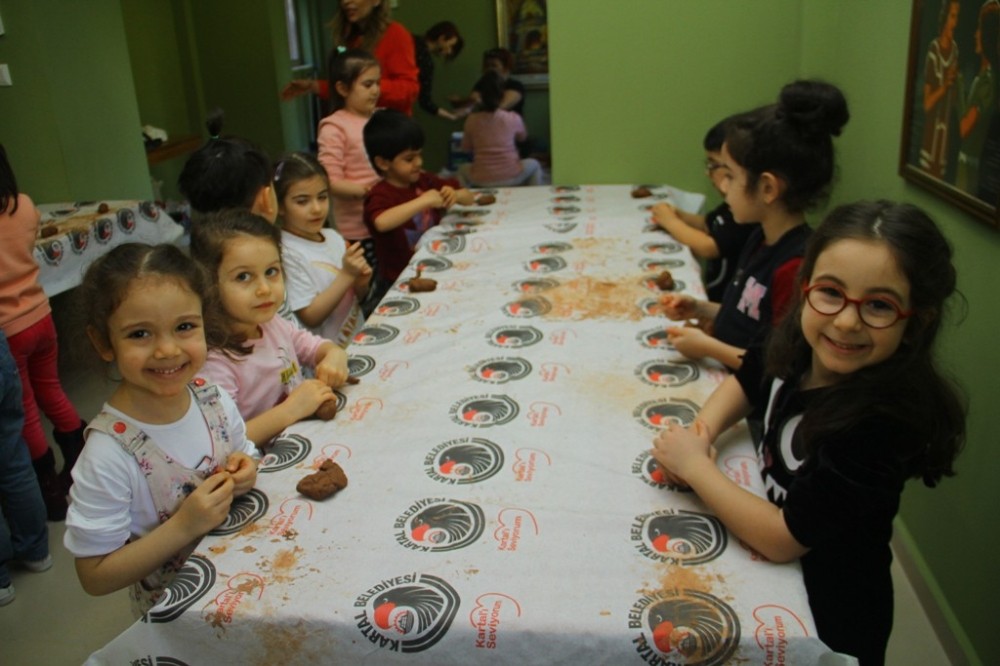 Kartal’da çocuklara özel Çömlek ve Masal Atölyesi’nde doyasıya eğlence 