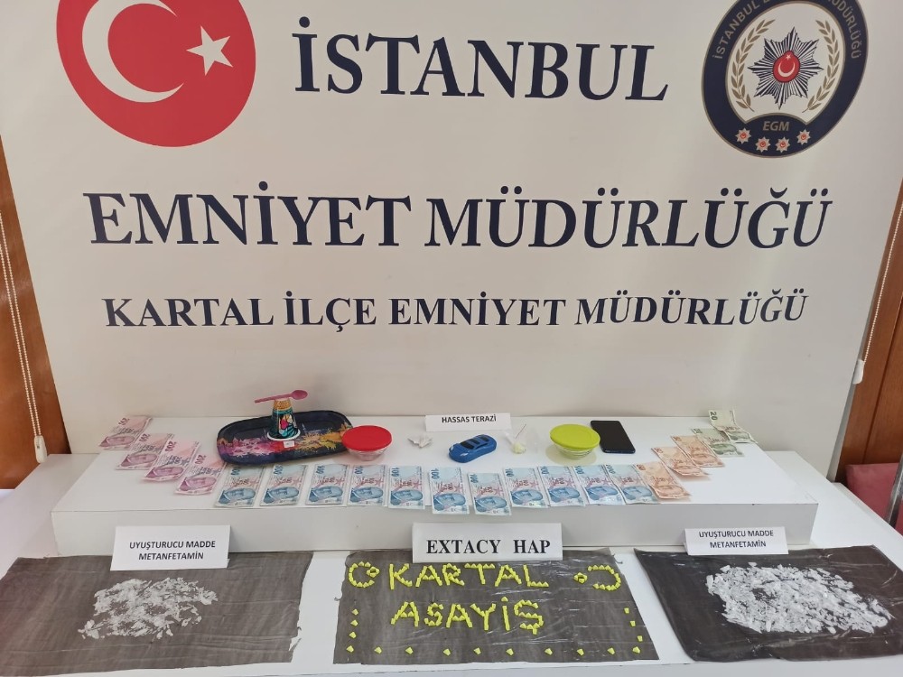 Kartal’da gençlere uyuşturucu satışı yapan şahıs kıskıvrak yakalandı 