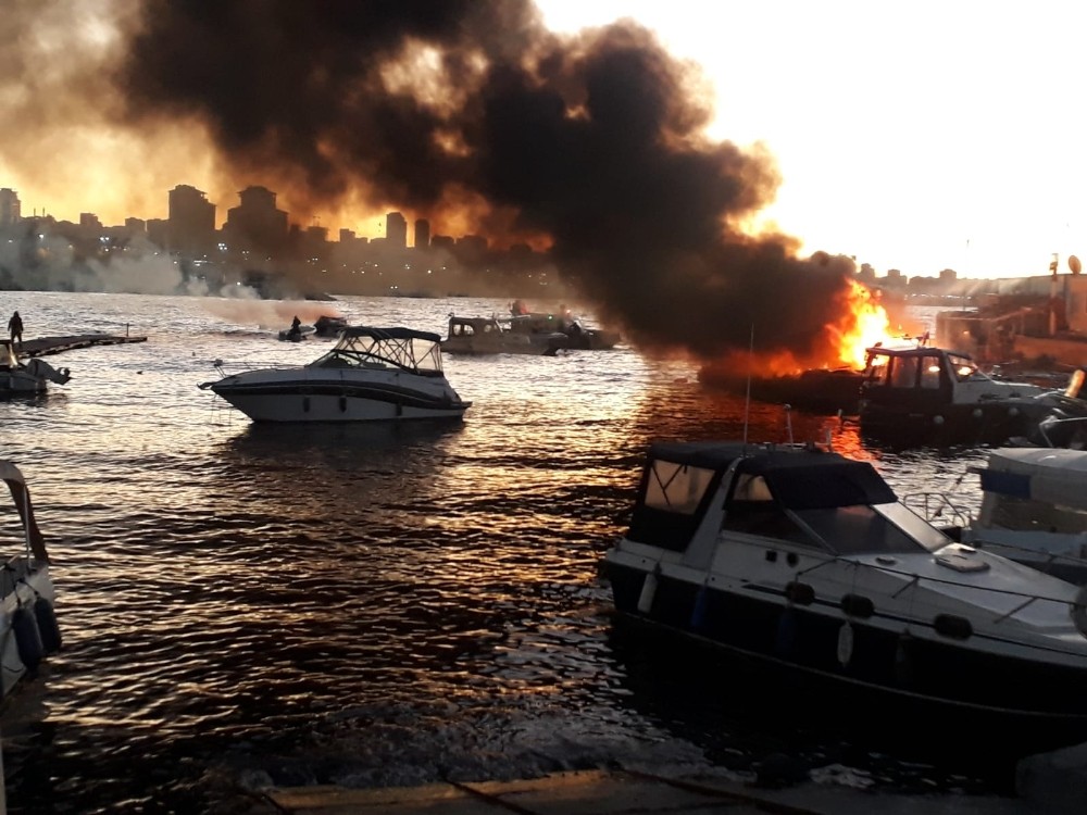 Kartal’da marinada 6 tekne alev alev yandı: 1 yaralı 