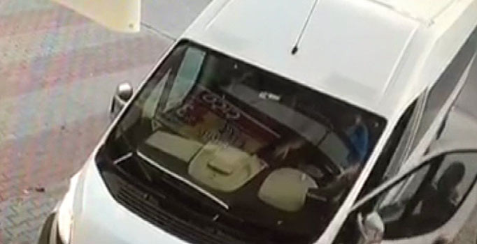 Kartal’da servis şoförü aracının içinde vuruldu