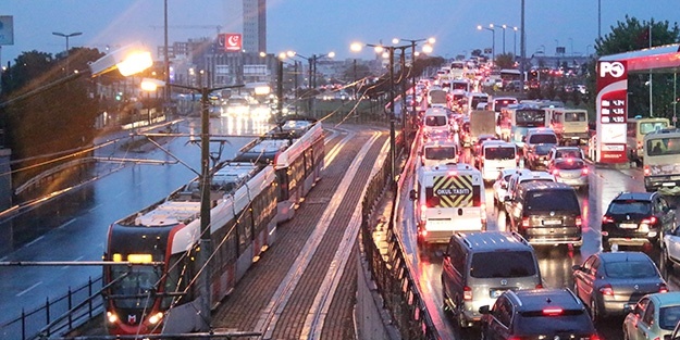 Kartal'da trafik kazası