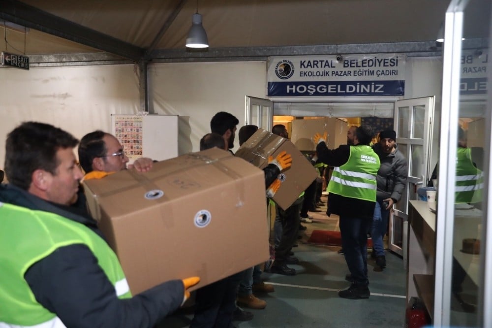 Kartal’dan Elazığ’a yardım tırı yola çıktı 