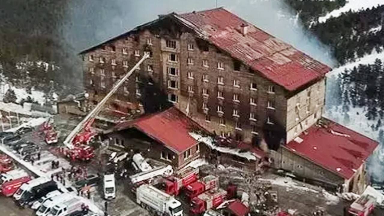 Kartalkaya'daki otel yangınında 3 bakanlık bürokratı için soruşturma izni
