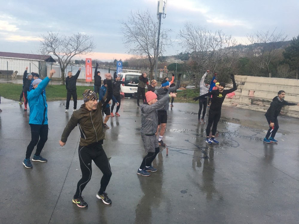 Kartallılar soğuğa aldırış etmeden sabah sporunda buluştu 