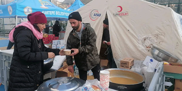 Kartepe Belediyesi Defne'de yaraları sarıyor