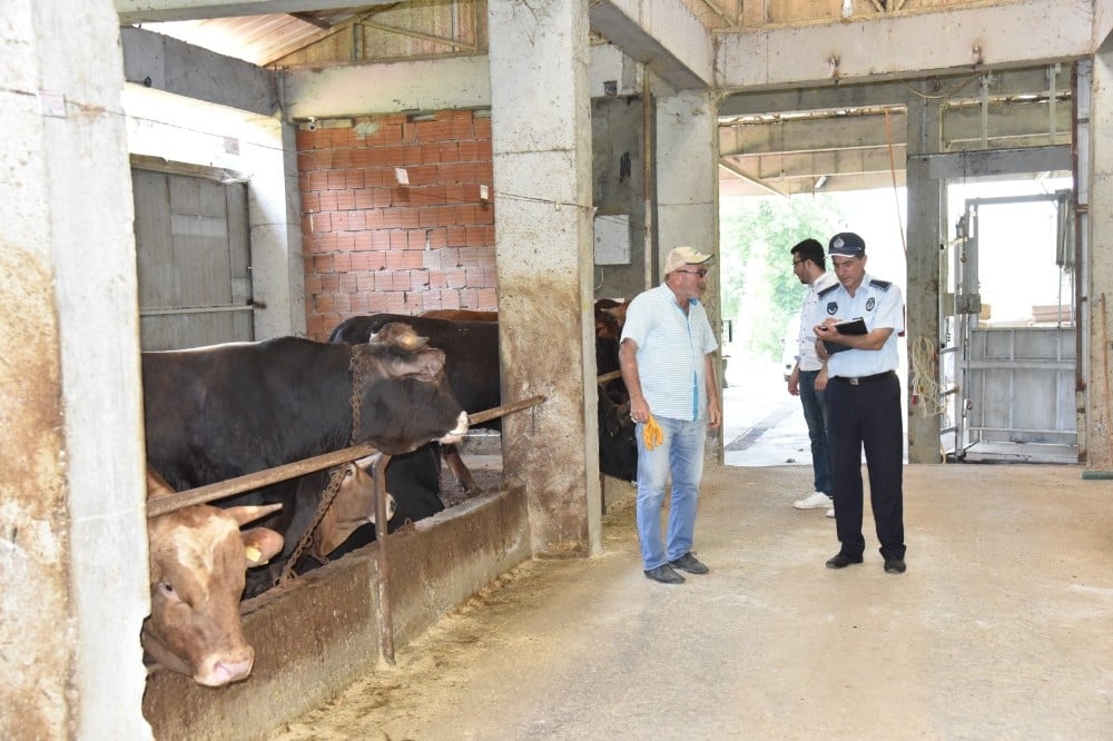 Kartepe Belediyesi’nden kurban satış ve kesim yerlerine denetim 