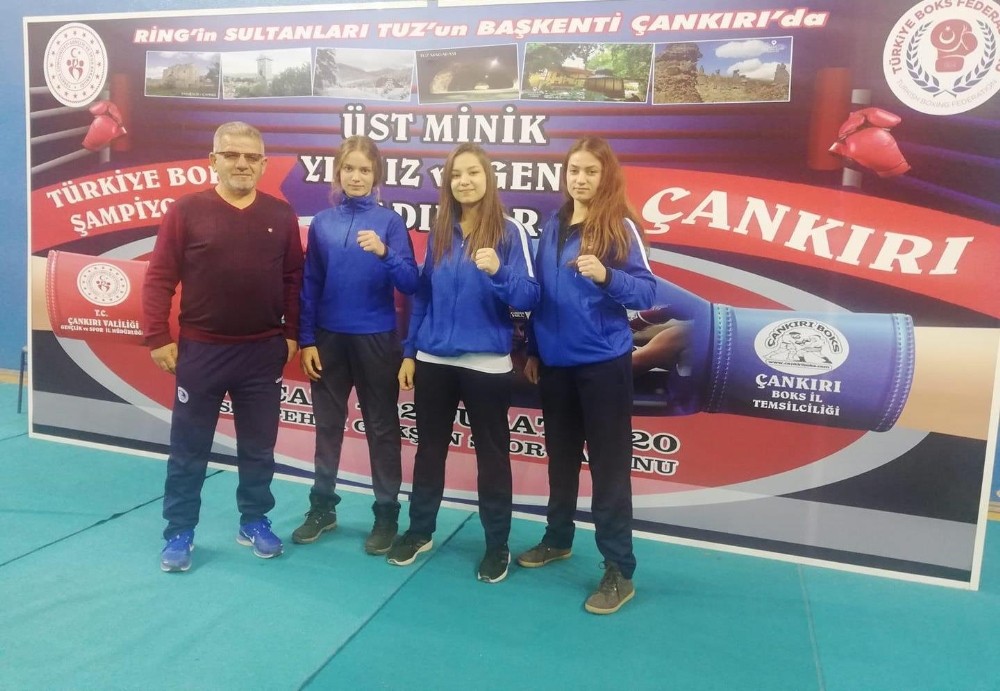 Kartepe boks takımı başarısıyla gururlandırdı 