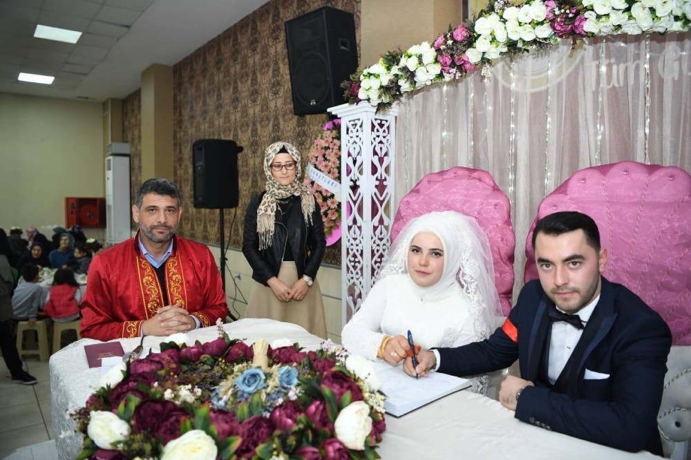 Kartepe’de 2019’da 800 çift dünya evine girdi 