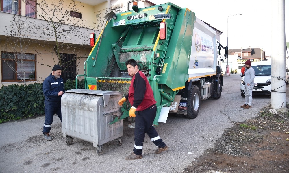 Kartepe’de 40 bin ton çöp toplandı 