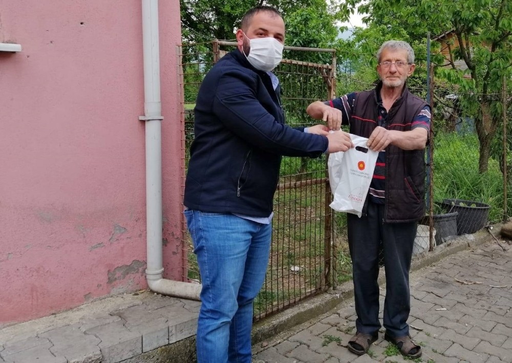 Kartepe’de günde 6 bin maske üretiliyor 