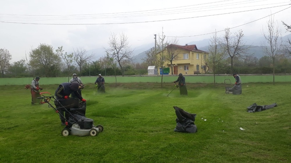 Kartepe’de parkların bakımı yapılıyor 
