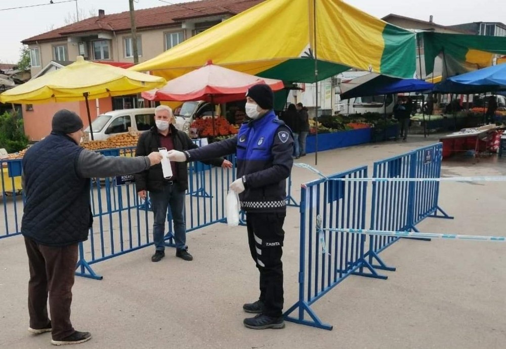 Kartepe’de pazar yerlerinde düzenleme yapıldı 