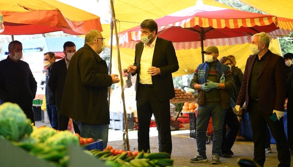 Kartepe’de pazar yerlerine yasak düzenlemesi 