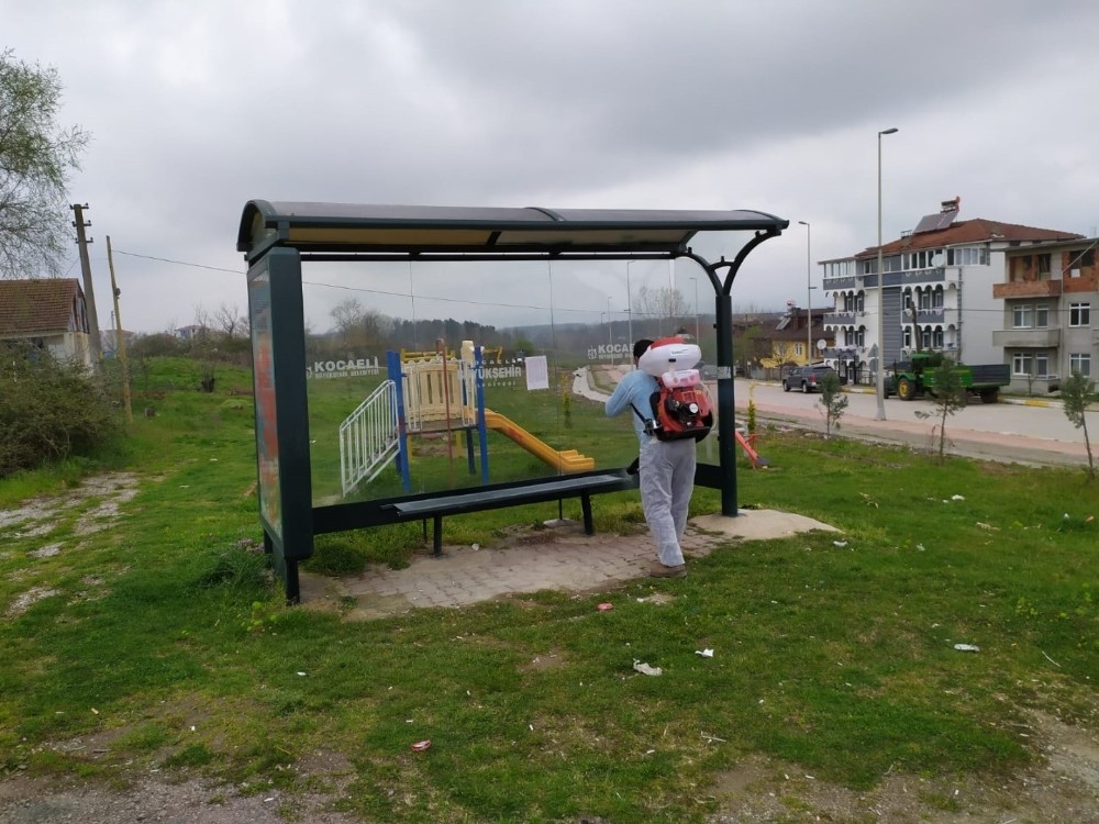Kartepe’de spor sahaları kapatıldı 