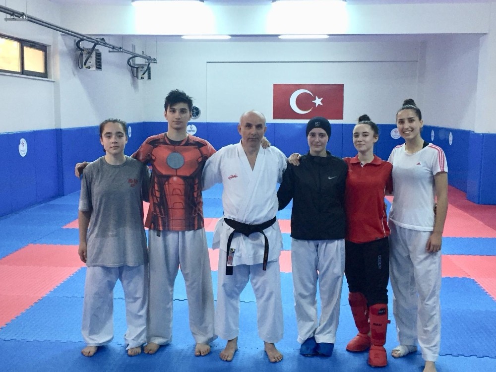 Kartepeli karatecilerde hedef şampiyonluk 