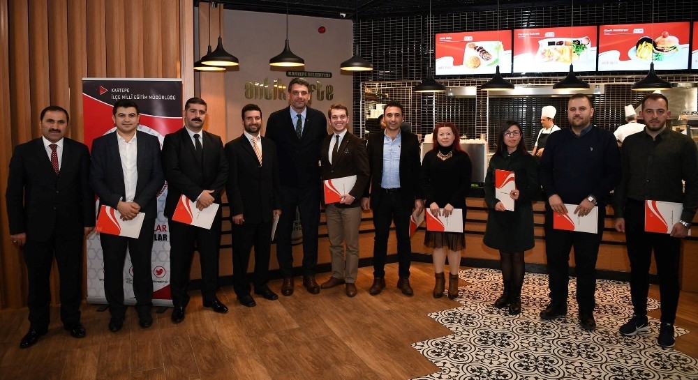 Kartepeli öğretmenler başarı belgelerini aldı 