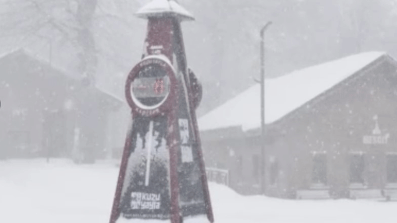 Kartepe'ye lapa lapa kar yağdı: Kartpostallık görüntüler ortaya çıktı!