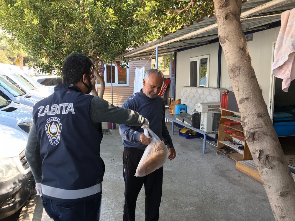 Kaş Belediyesinden ekmek servisi 