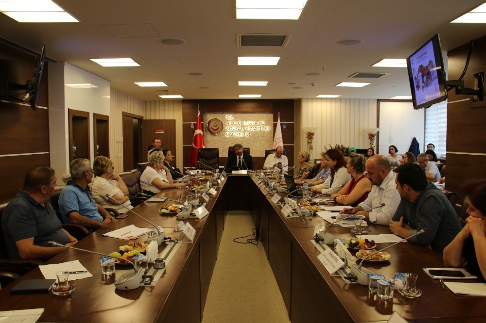 Kas hastalıkları ile ilgili STK’lar bakanlıkta bir araya geldi 