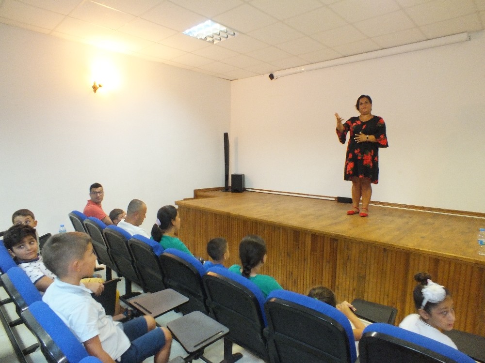 Kaş’a ‘masalcı’ geldi 