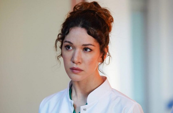 Kasaba Doktoru Leyla kim? Kasaba Doktoru Leyla Erpek kim oynuyor?