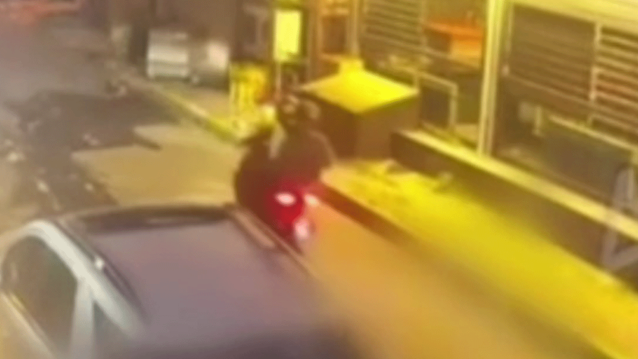 Kasaba silahlı saldırı anı kameraya böyle yansıdı!