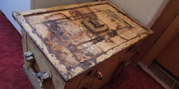 Kasanın içinden öyle şeyler çıktı ki...