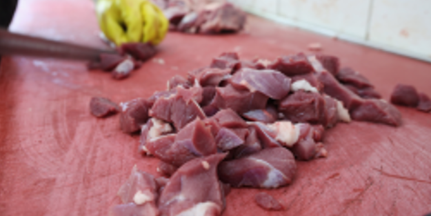 Kasaplar mesaiye başladı! Artık kıyma zamanı...