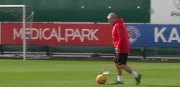 Kasımpaşa Teknik Direktörü Çalımbay