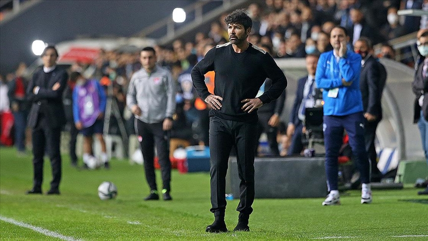 Kasımpaşa Teknik Direktörü Hakan Kutlu PFDK'ye sevk edildi