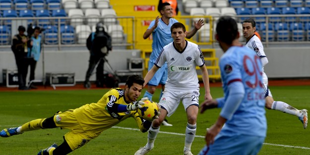 Kasımpaşa Trabzonspor'u son dakikada vurdu
