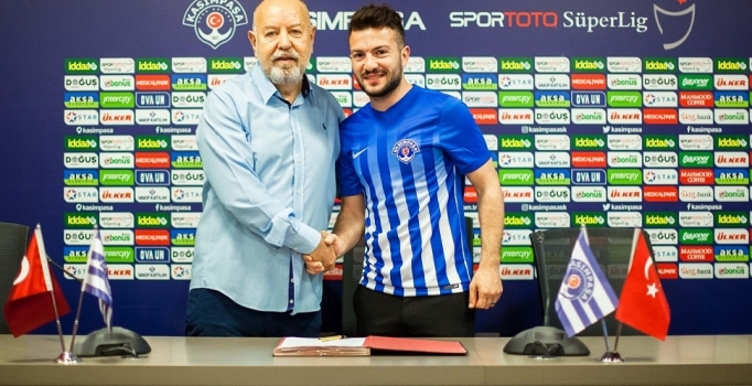 Kasımpaşa'da Özgür Çek 2 senelik imzayı attı