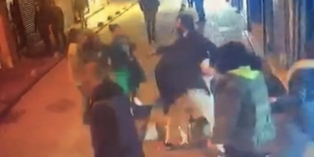 Kasımpaşa’nın havasından mıdır suyundan mıdır! Kadınlardan "omuz atma" kavgası