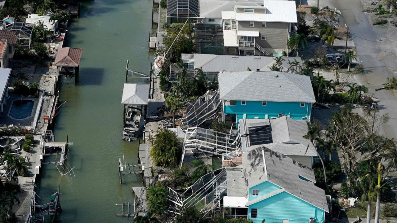 Kasırga sebebiyle 16 kişi hayatını kaybetti!