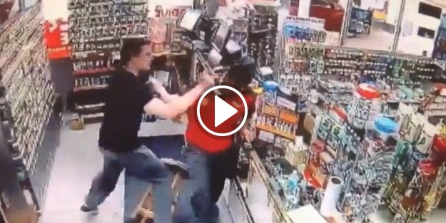 Kasiyeri bıçakladı, kasayı boşalttı!