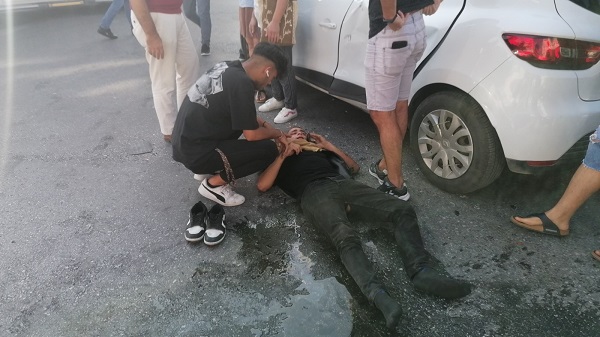 Kask takmayan sürücü ölümden döndü