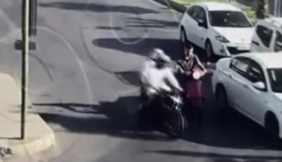 Kaskla kendilerini gizleyen tetikçiler dükkana kurşun yağdırdılar!