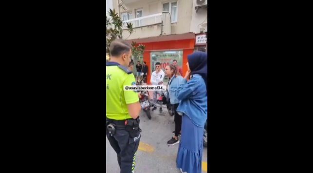 Kasksız kadın polisleri çileden çıkardı