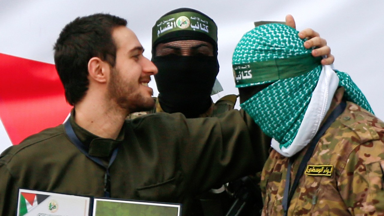 Kassam mücahidini alnından öpen İsrailli değil Türk torunuymuş! Yayınlandı