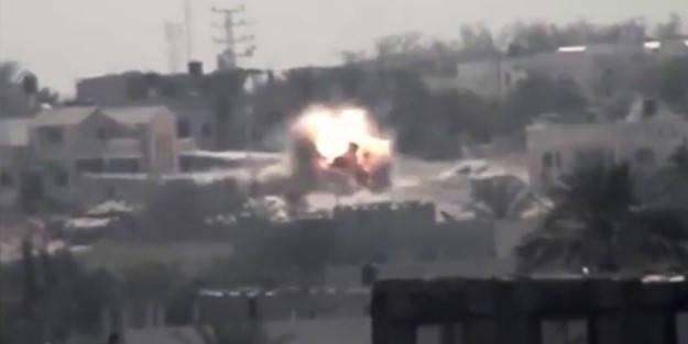 Kassam Tugayları İsrail tankını böyle vurdu /VİDEO