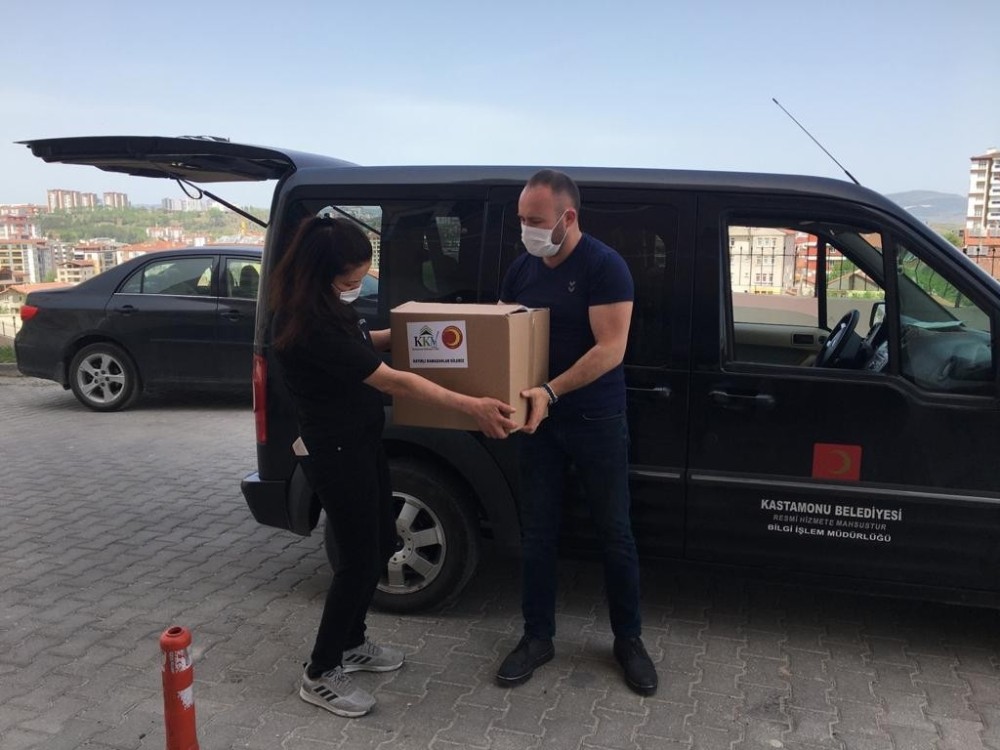 Kastamonu Belediyesi, Ramazan kolisi dağıtımını sürdürüyor 