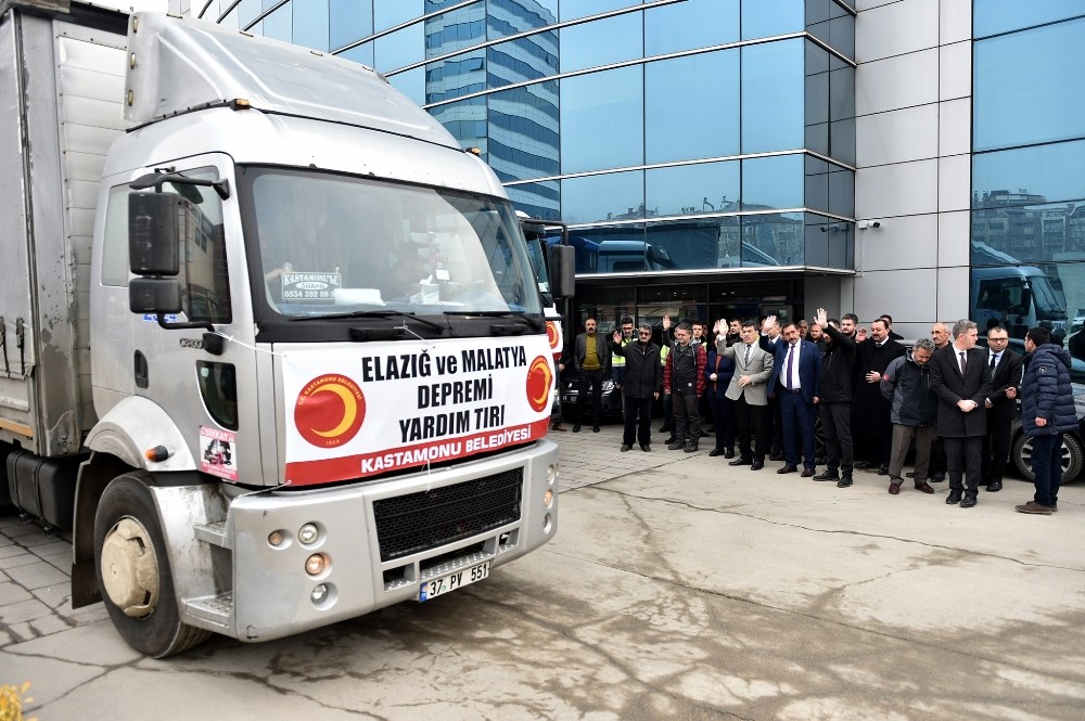 Kastamonu Belediyesinin yardım tırları yola çıktı 