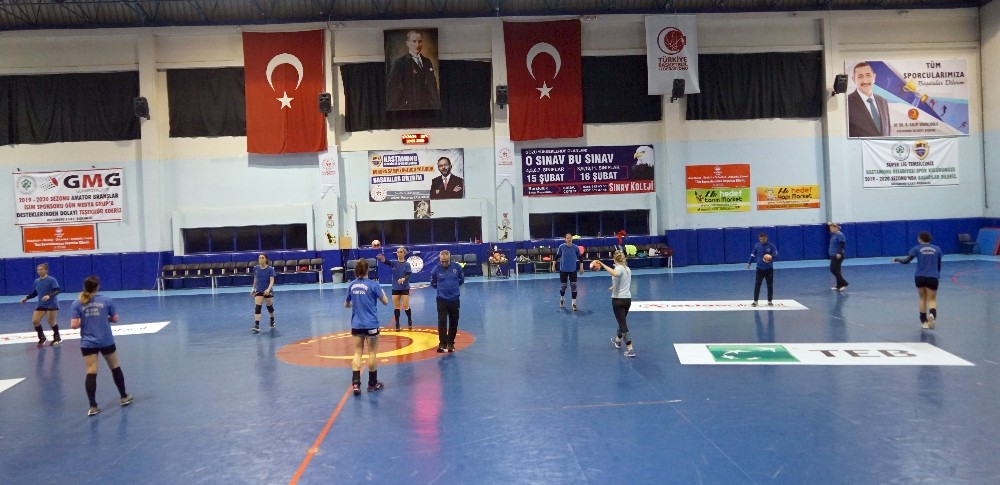 Kastamonu Belediyespor, Thüringer maçı hazırlıklarını tamamladı 