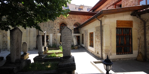 Kastamonu tarihine damga vuran bir yapı: Yılanlı Camii ve Külliyesi