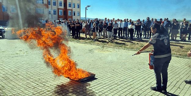 Kastamonu Üniversitesi personeline afet farkındalık eğitimi